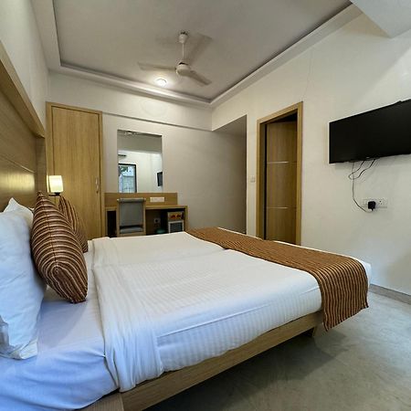 Hotel Galaxy Mumbai Dış mekan fotoğraf