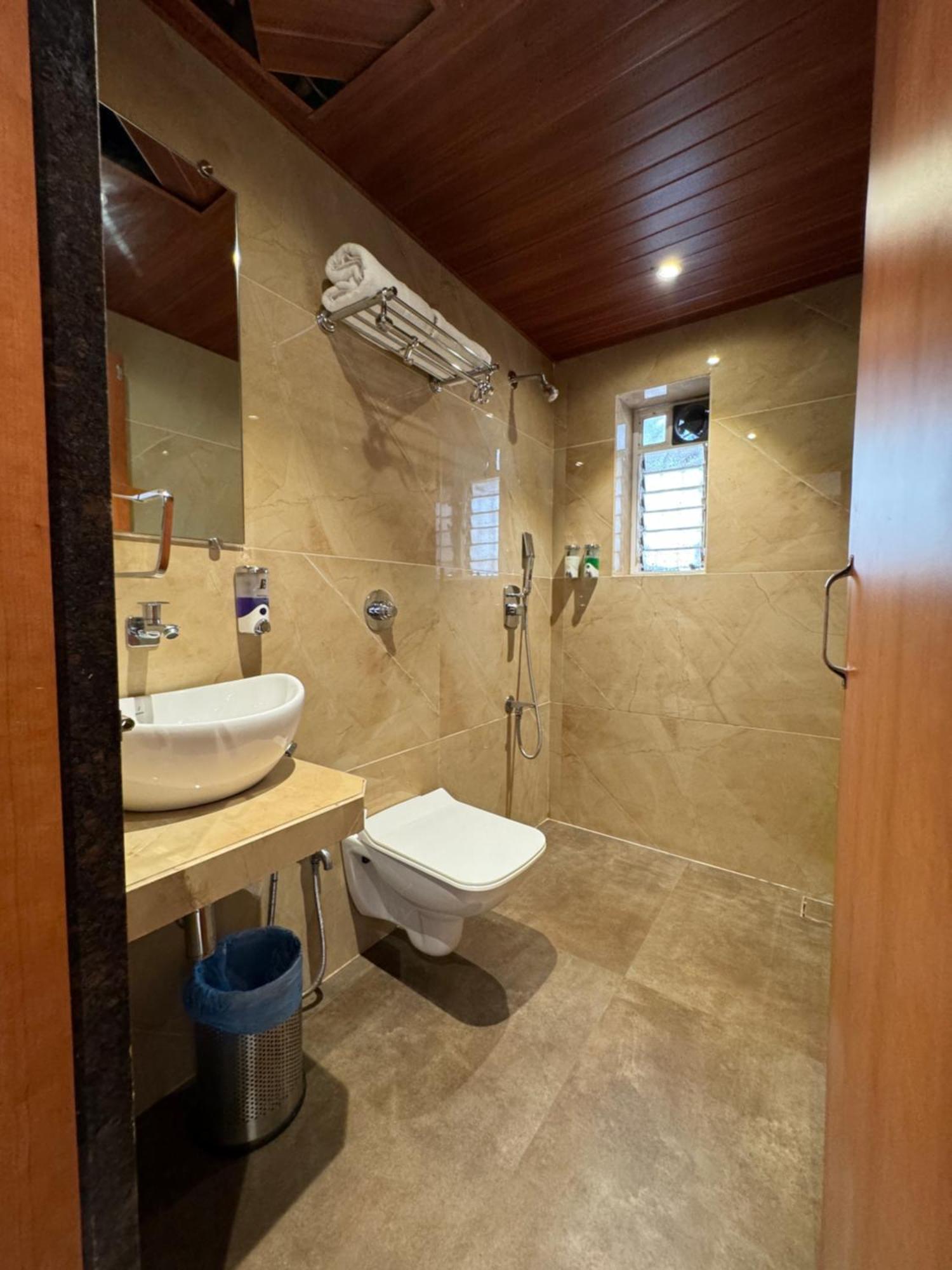 Hotel Galaxy Mumbai Dış mekan fotoğraf