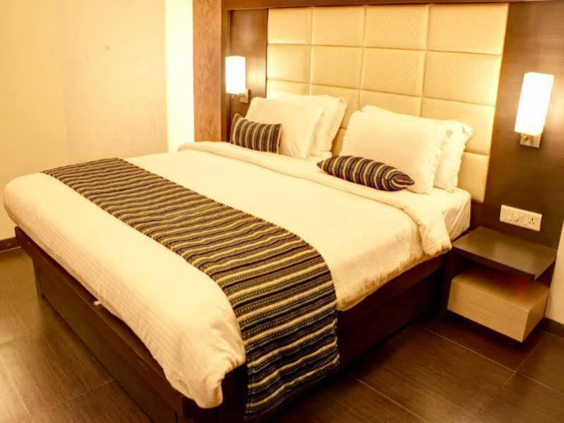 Hotel Galaxy Mumbai Dış mekan fotoğraf