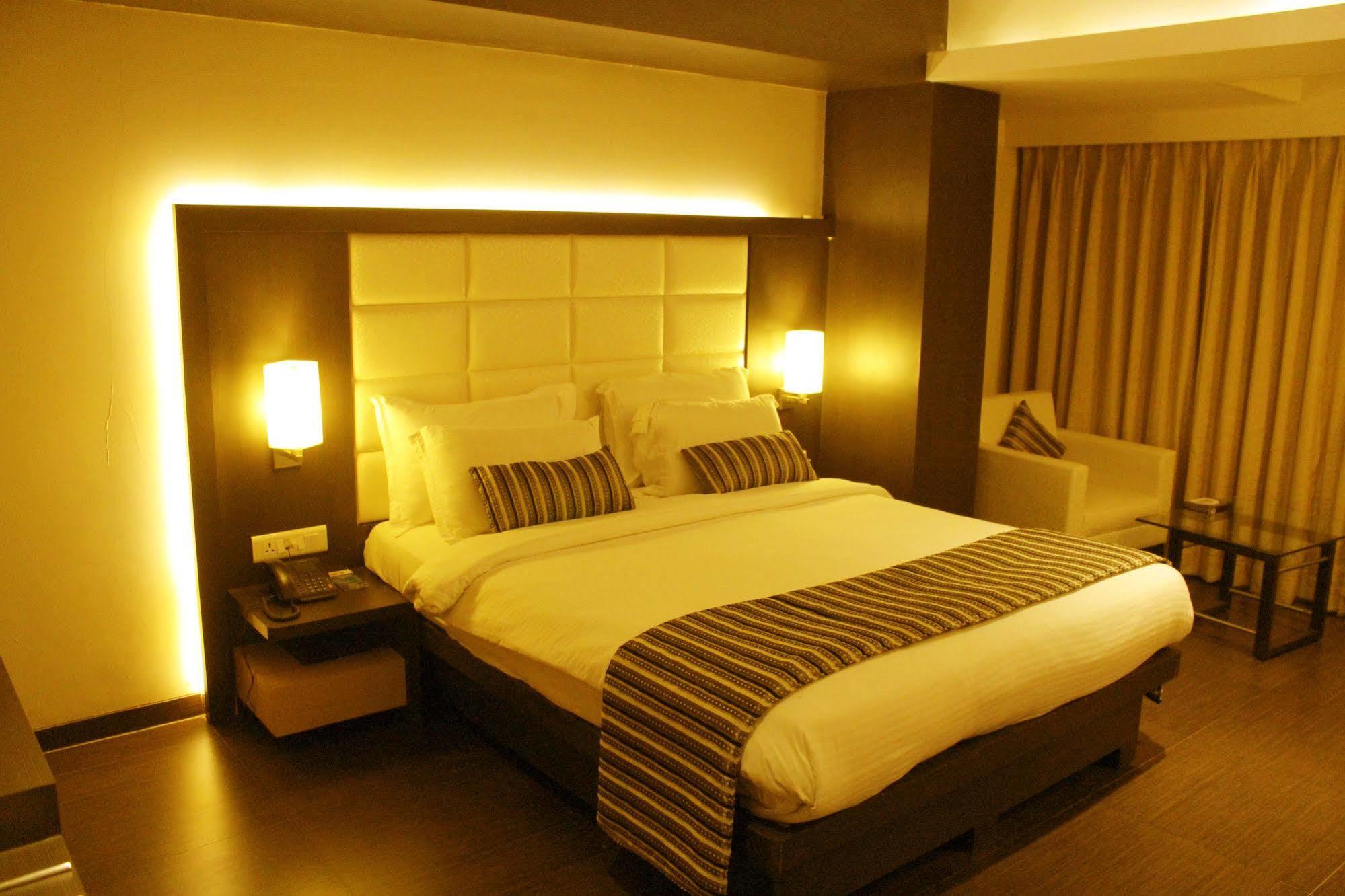 Hotel Galaxy Mumbai Dış mekan fotoğraf